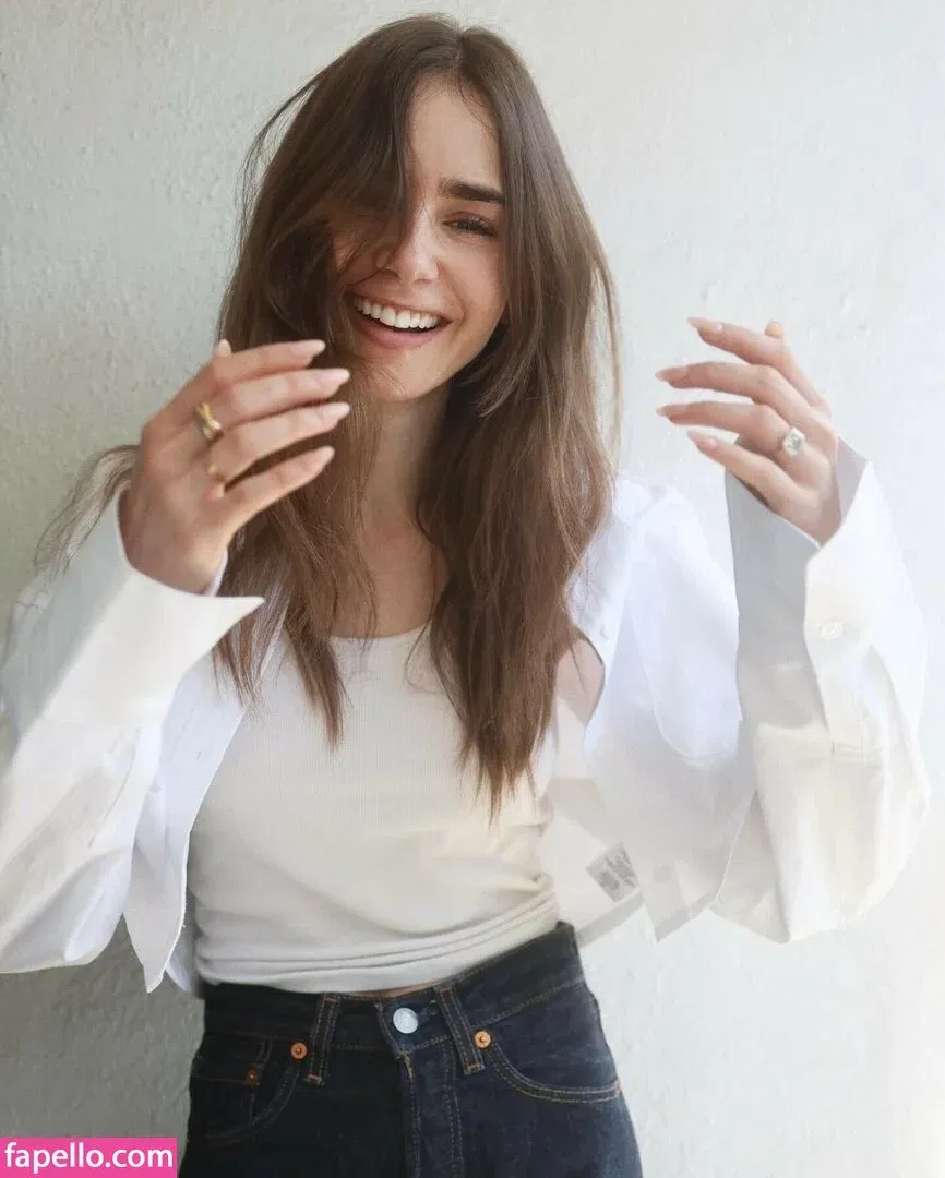 Lily Collins / lily_collins / lilyjcollins Onlyfans Photo Gallery 