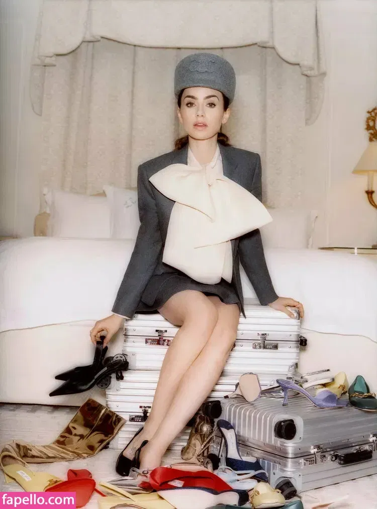 Lily Collins / lily_collins / lilyjcollins Onlyfans Photo Gallery 