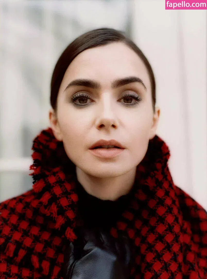 Lily Collins / lily_collins / lilyjcollins Onlyfans Photo Gallery 