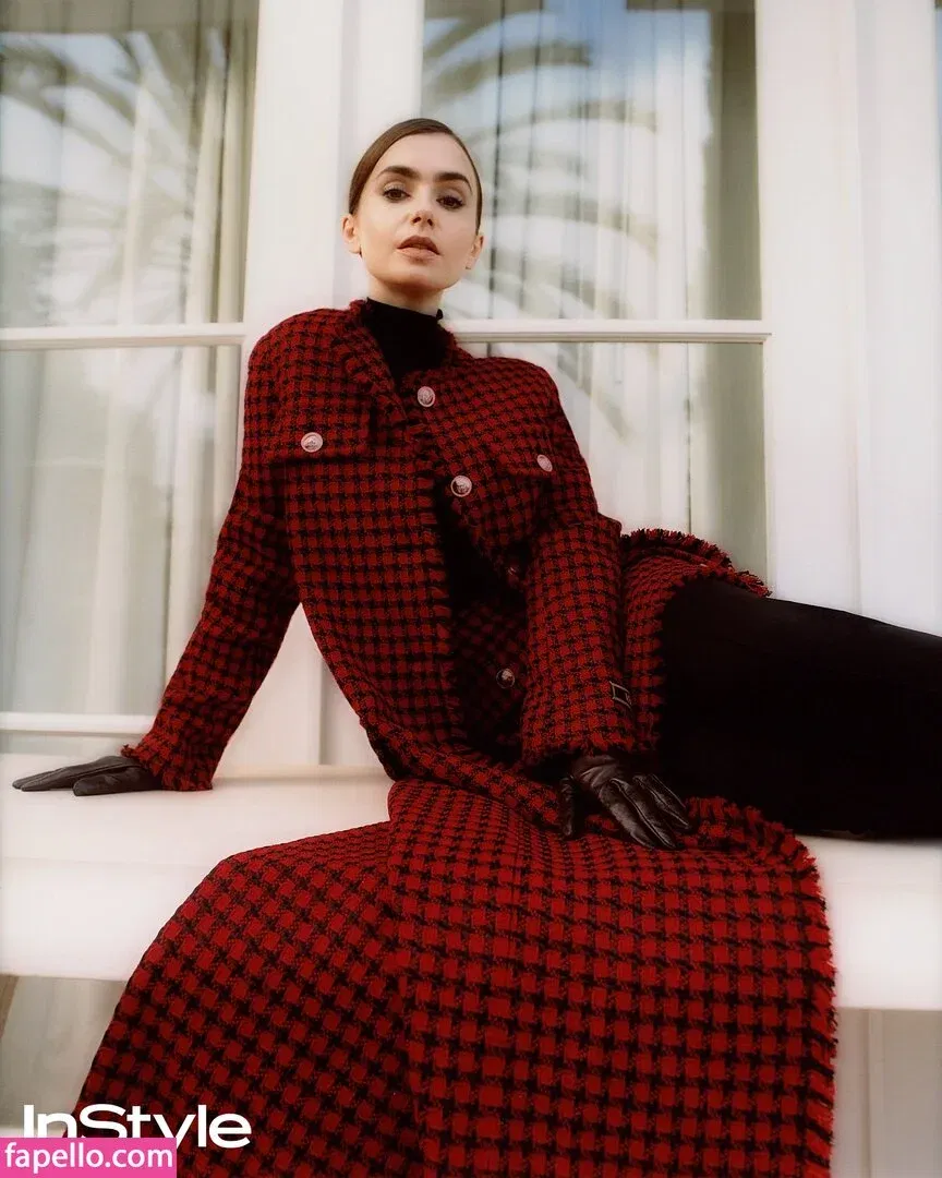 Lily Collins / lily_collins / lilyjcollins Onlyfans Photo Gallery 