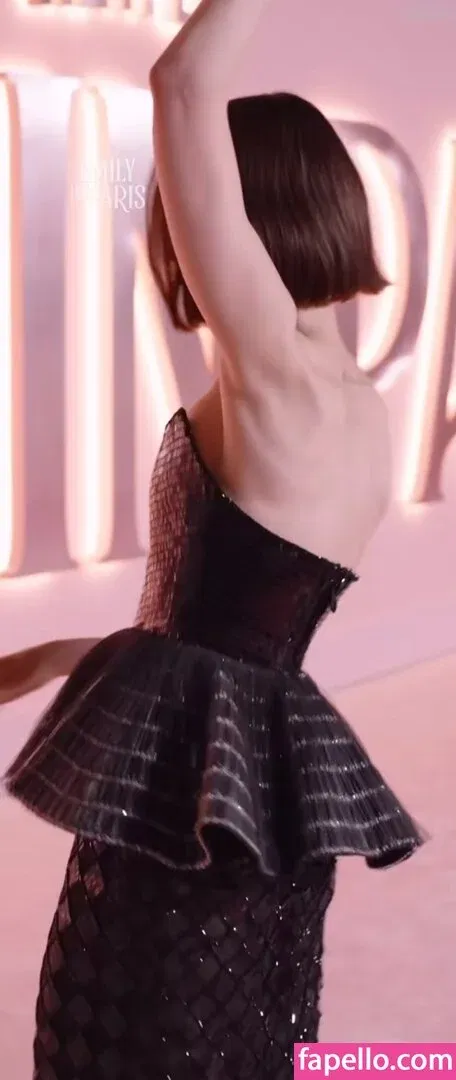 Lily Collins / lily_collins / lilyjcollins Onlyfans Photo Gallery 