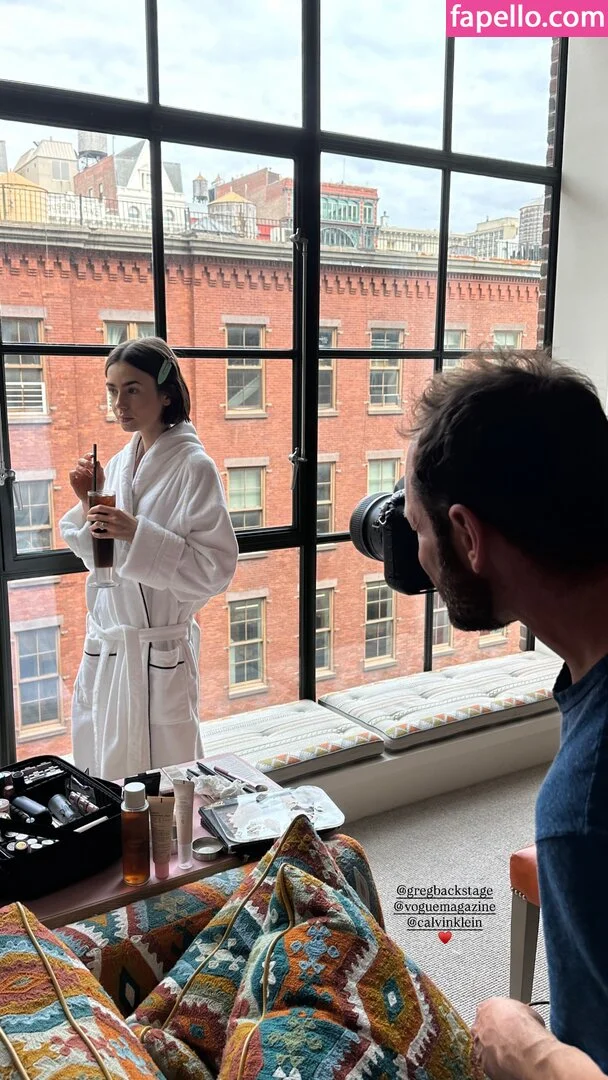 Lily Collins Nude Onlyfans Photo 47