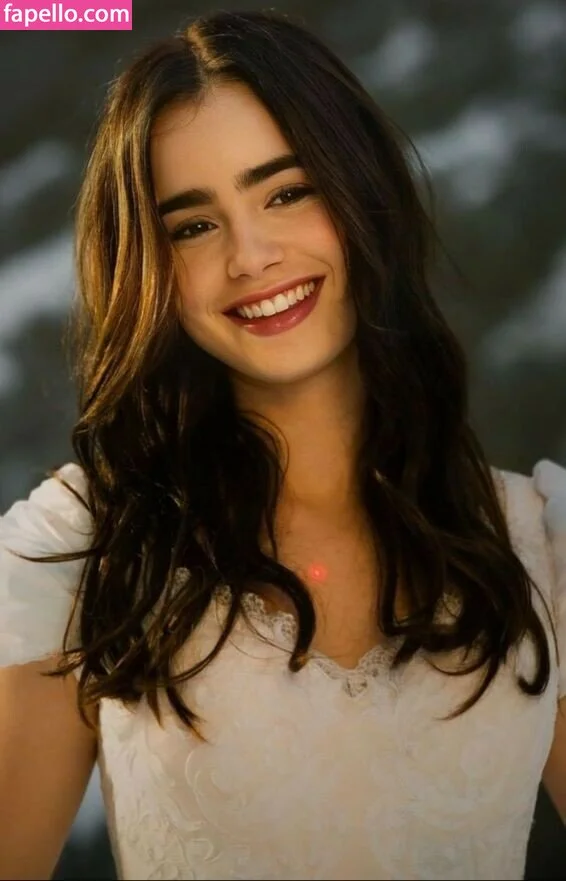 Lily Collins Nude Onlyfans Photo 38