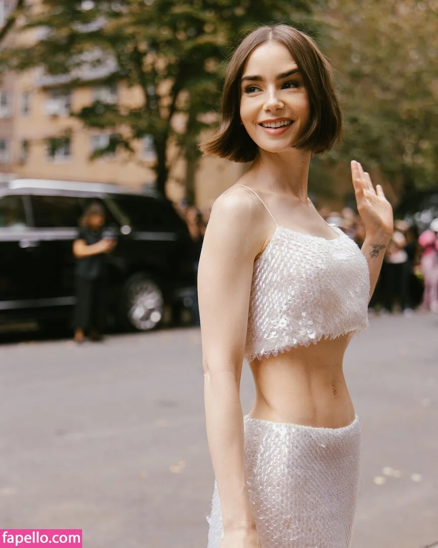 Lily Collins Nude Onlyfans Photo 36