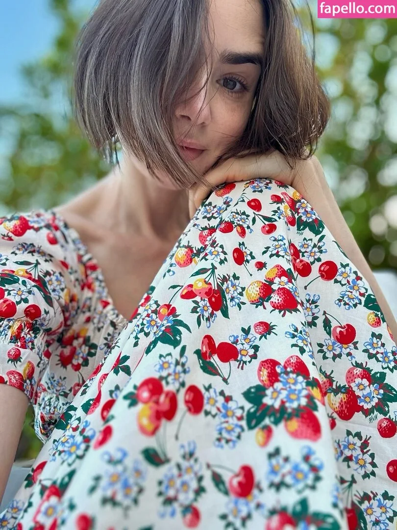 Lily Collins Nude Onlyfans Photo 19