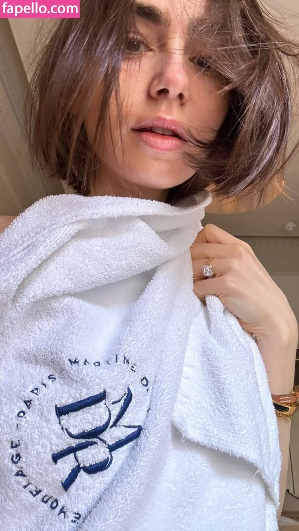 Lily Collins Nude Onlyfans Photo 17