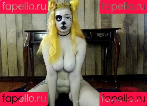 EmpressElfiie / empress.eyrie Onlyfans Photo Gallery 