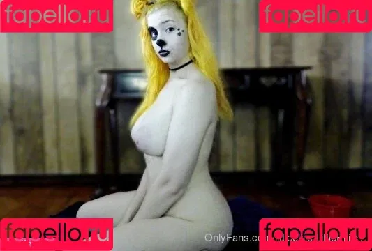 EmpressElfiie / empress.eyrie Onlyfans Photo Gallery 