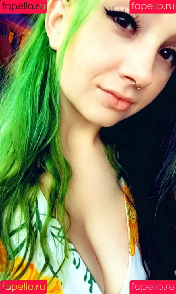 EmpressElfiie / empress.eyrie Onlyfans Photo Gallery 