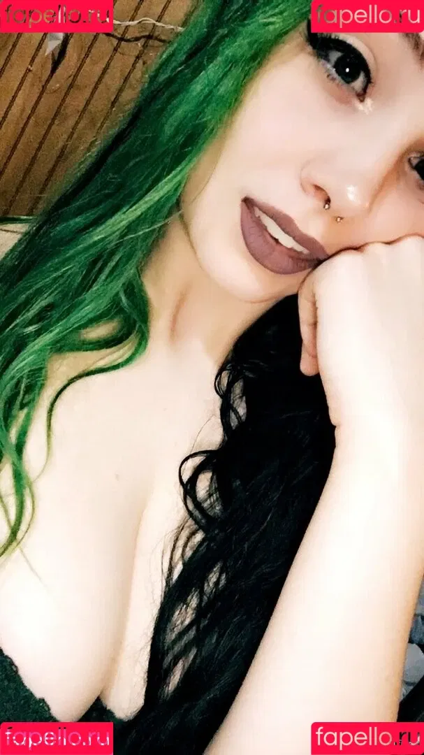 EmpressElfiie / empress.eyrie Onlyfans Photo Gallery 