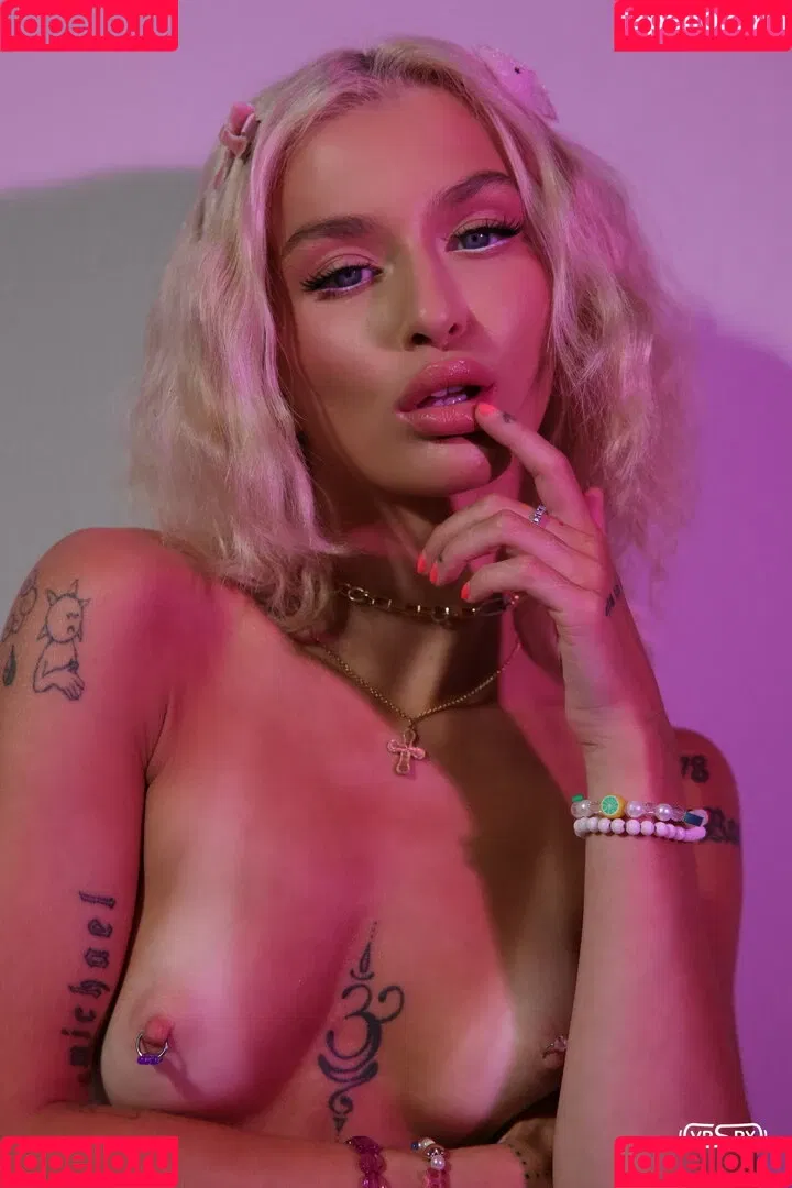 Emma Rosie / emmaandrosie / emmarosiexxx / emrosie_ Onlyfans Photo Gallery 