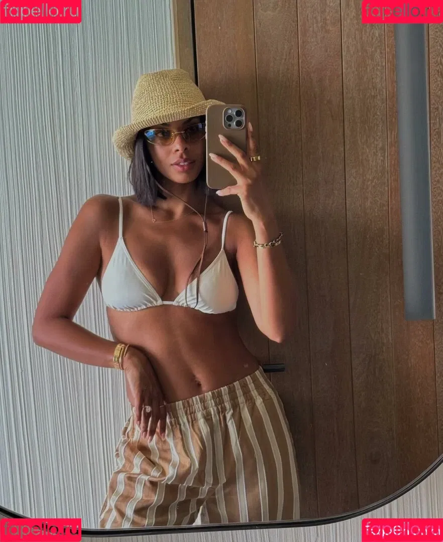 Rochelle Humes / rochellehumes Onlyfans Photo Gallery 