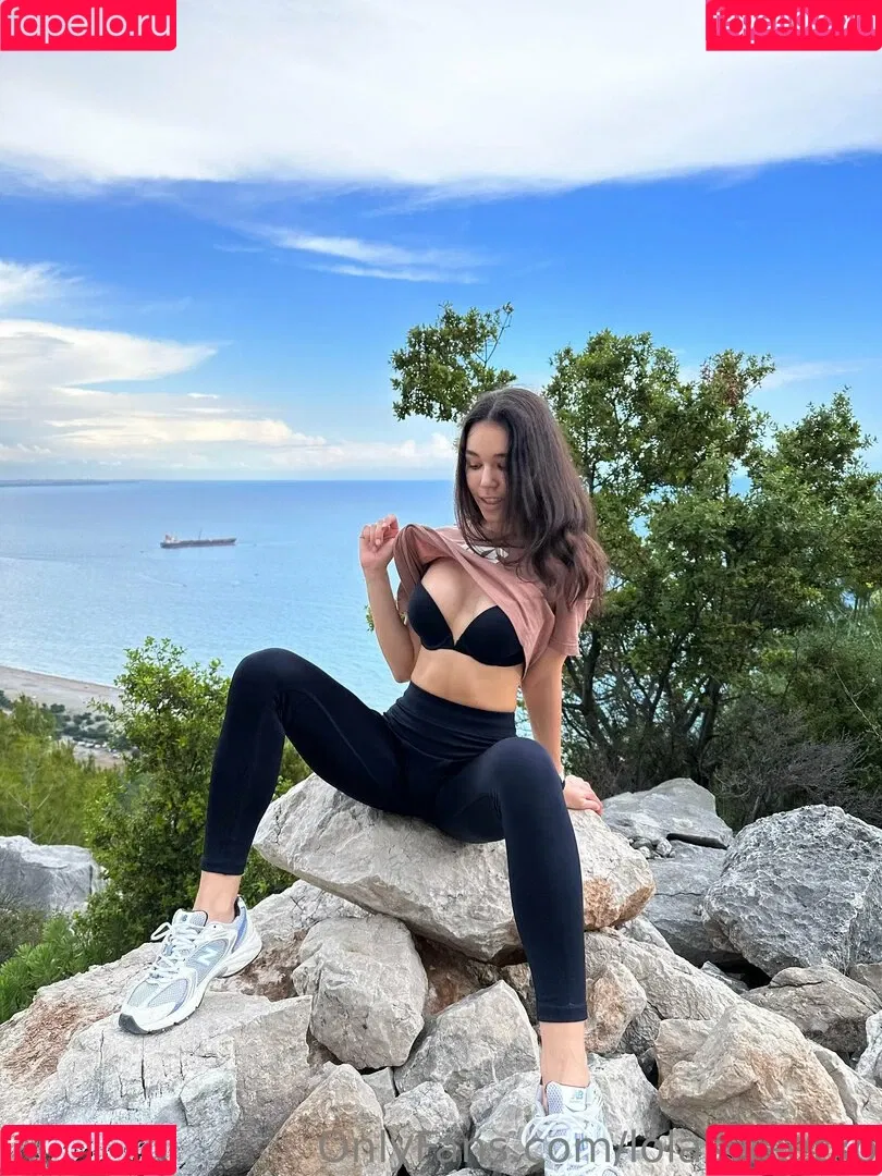 foreignexchangefreshman / lolasweetxo Onlyfans Photo Gallery 