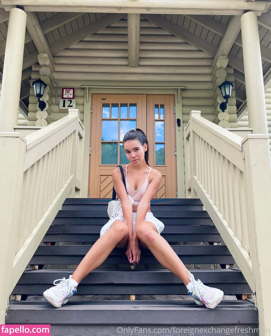 foreignexchangefreshman / lolasweetxo Onlyfans Photo Gallery 