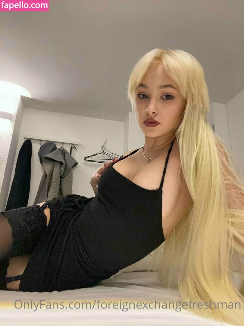 foreignexchangefreshman / lolasweetxo Onlyfans Photo Gallery 