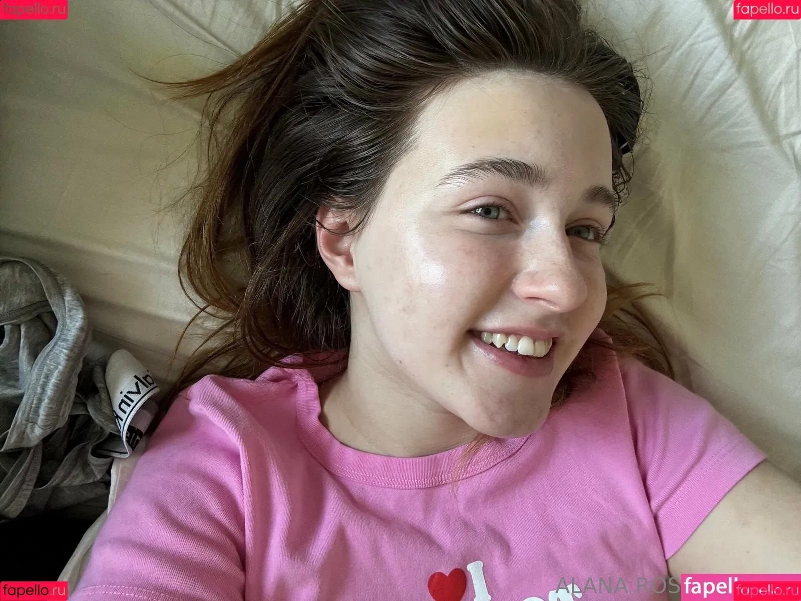 Alanarose8 / Ira8215 Onlyfans Photo Gallery 
