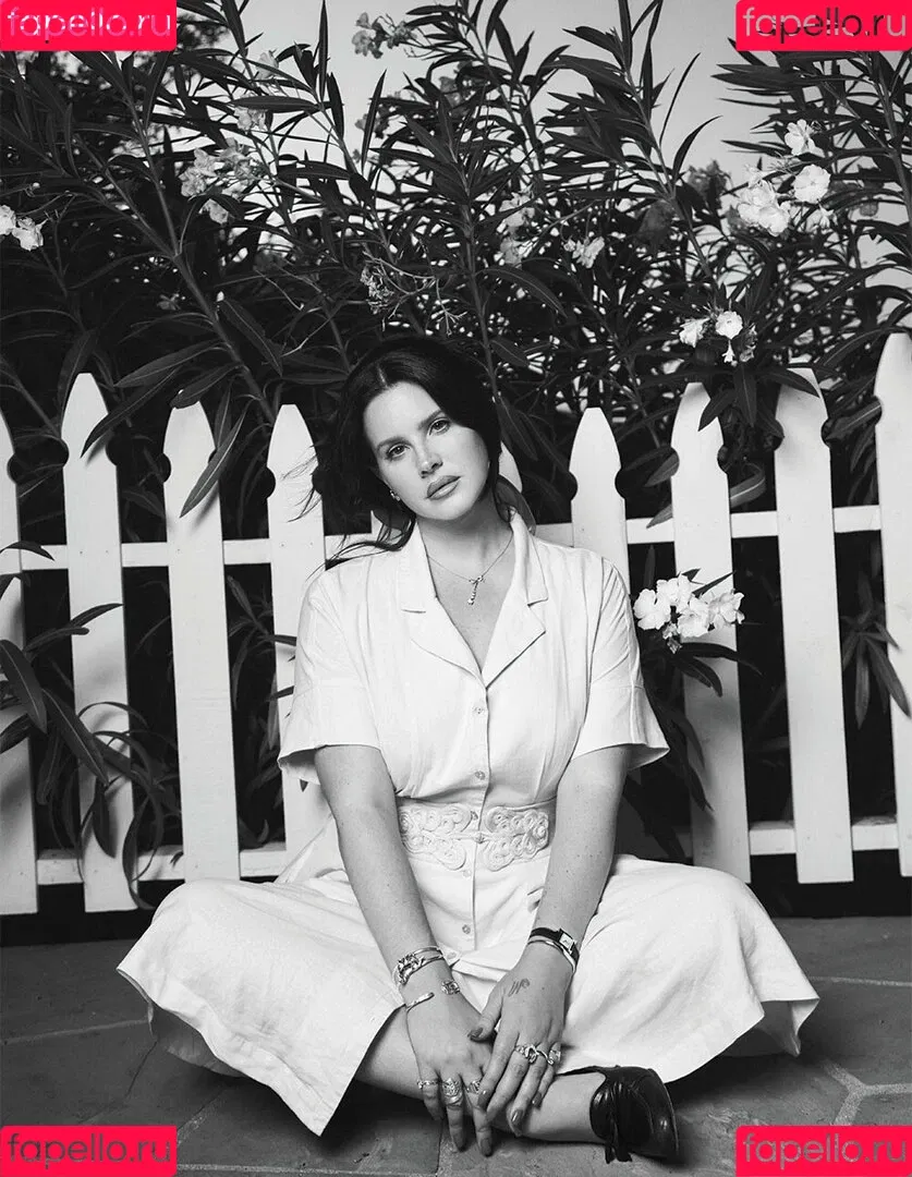 Lana Del Rey / lanadelreypictures / lanaraybabyx Onlyfans Photo Gallery 