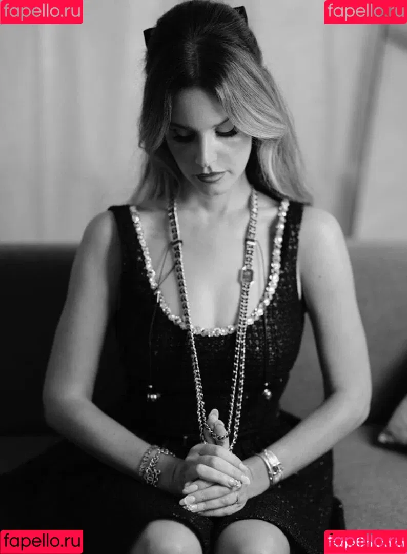 Lana Del Rey / lanadelreypictures / lanaraybabyx Onlyfans Photo Gallery 