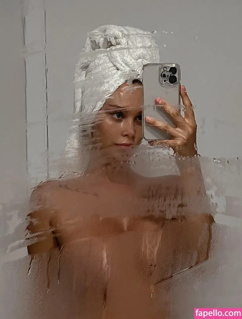 Lily Ermak / lilyermak Onlyfans Photo Gallery 