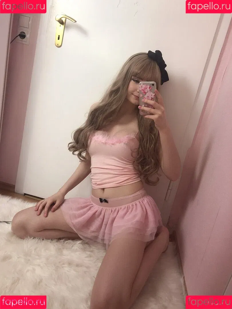 Lea Lolly / https: / lealolly Onlyfans Photo Gallery 