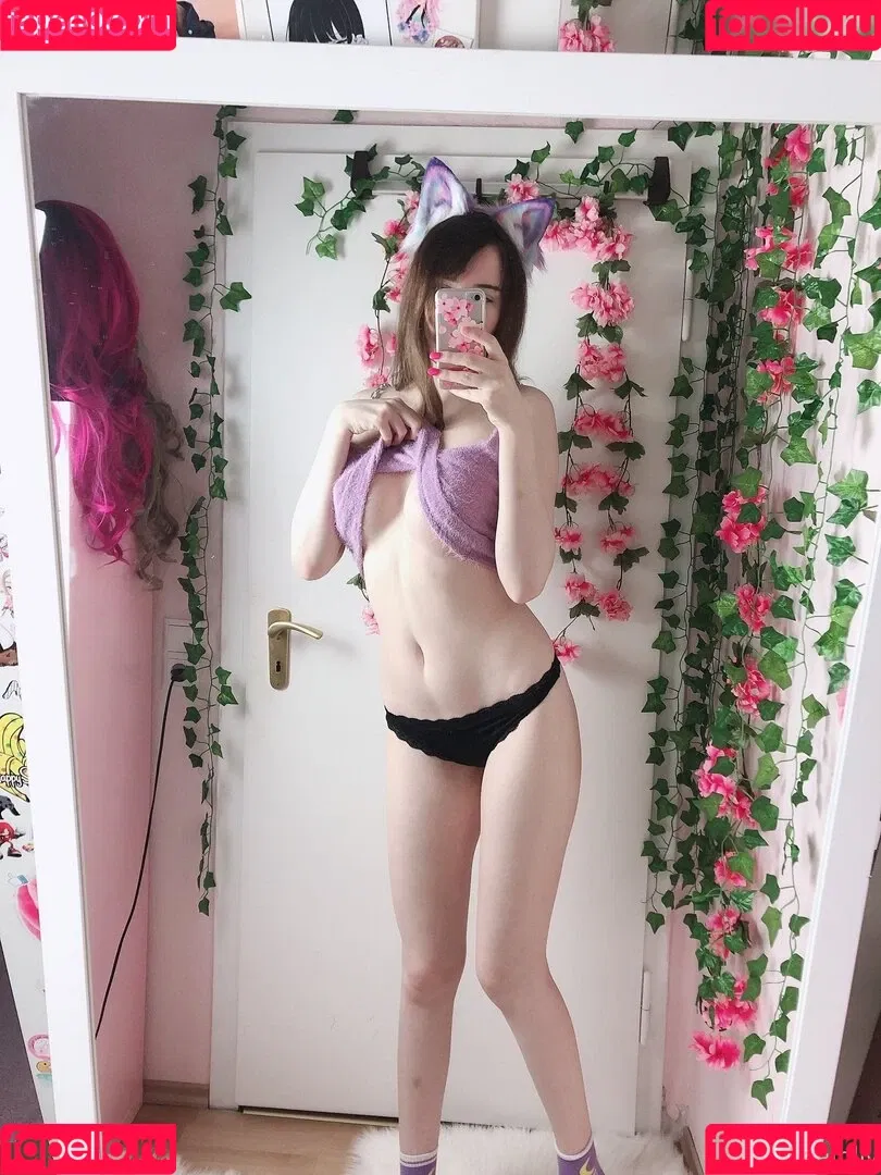Lea Lolly / https: / lealolly Onlyfans Photo Gallery 