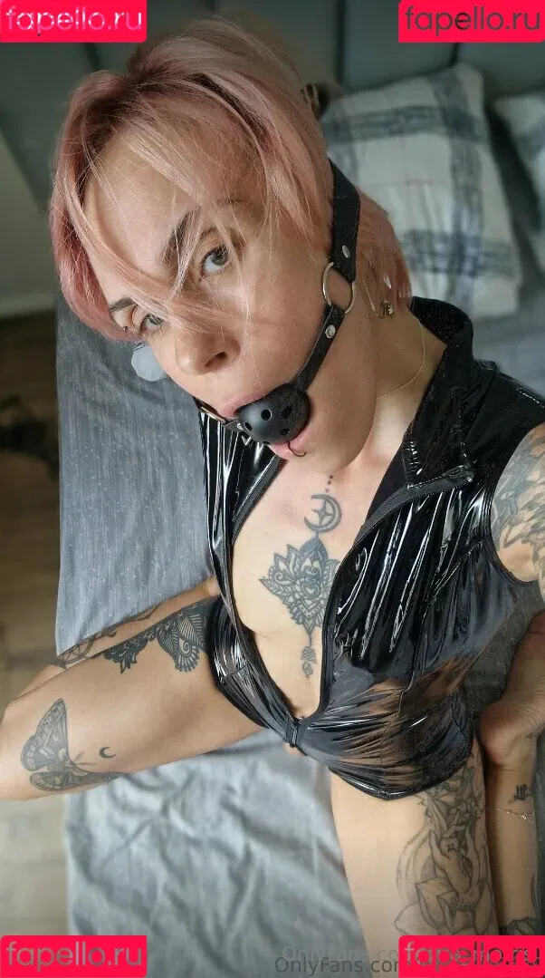 aria_morris / rottenweileraria Onlyfans Photo Gallery 