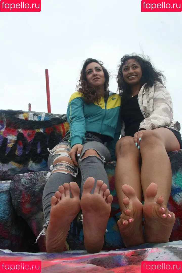 Joey's Feet Girls / bubbybombs / https: / joeysfeetgirls Onlyfans Photo Gallery 