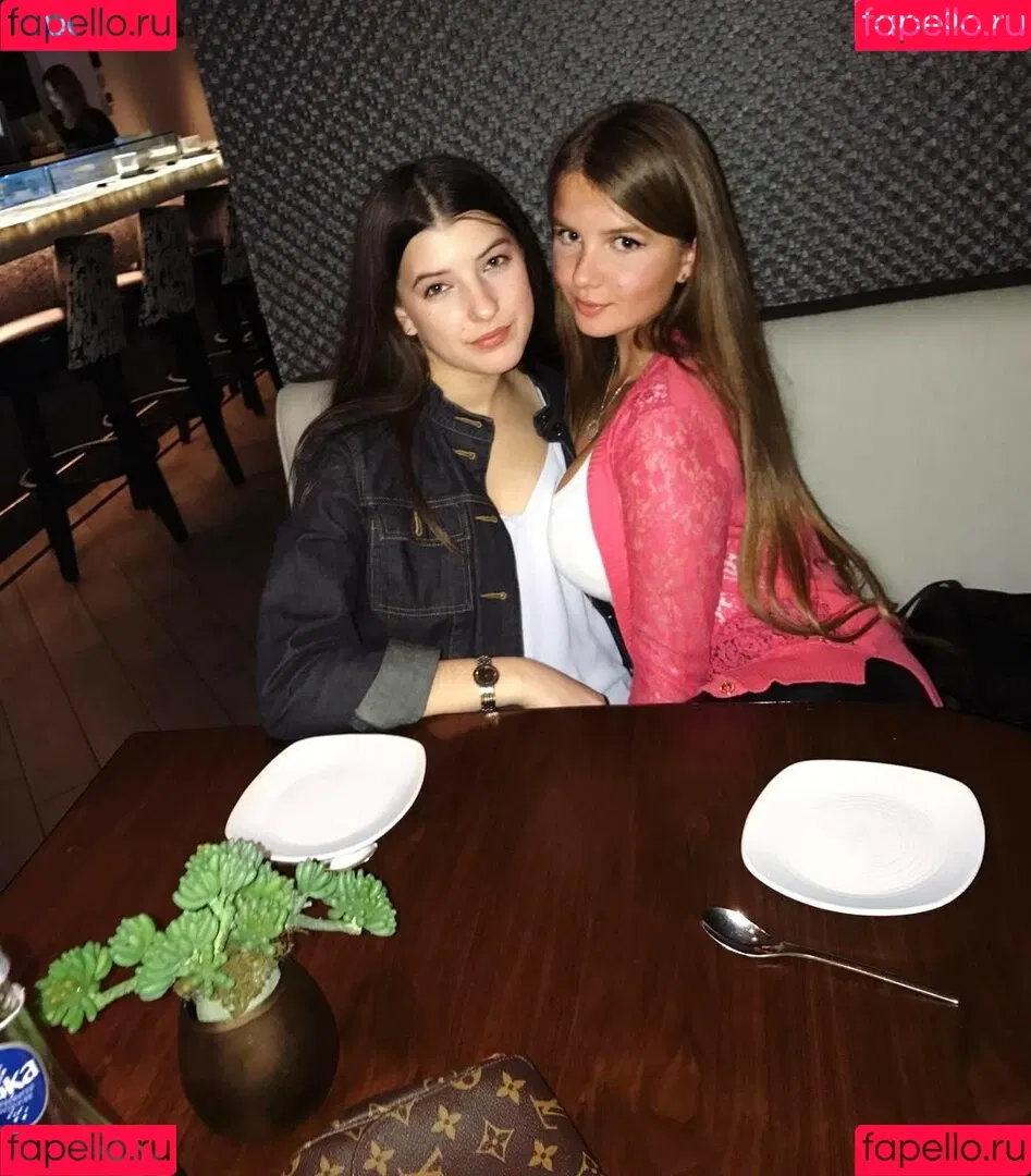 Elizabeth M / elizabethkm / elizabethnyk Onlyfans Photo Gallery 