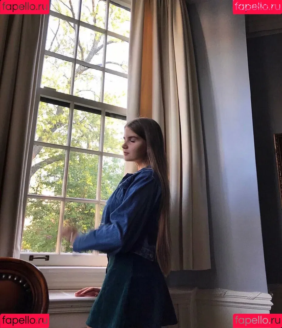 Elizabeth M / elizabethkm / elizabethnyk Onlyfans Photo Gallery 