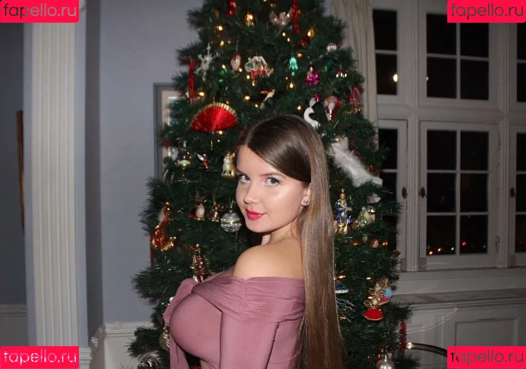 Elizabeth M / elizabethkm / elizabethnyk Onlyfans Photo Gallery 
