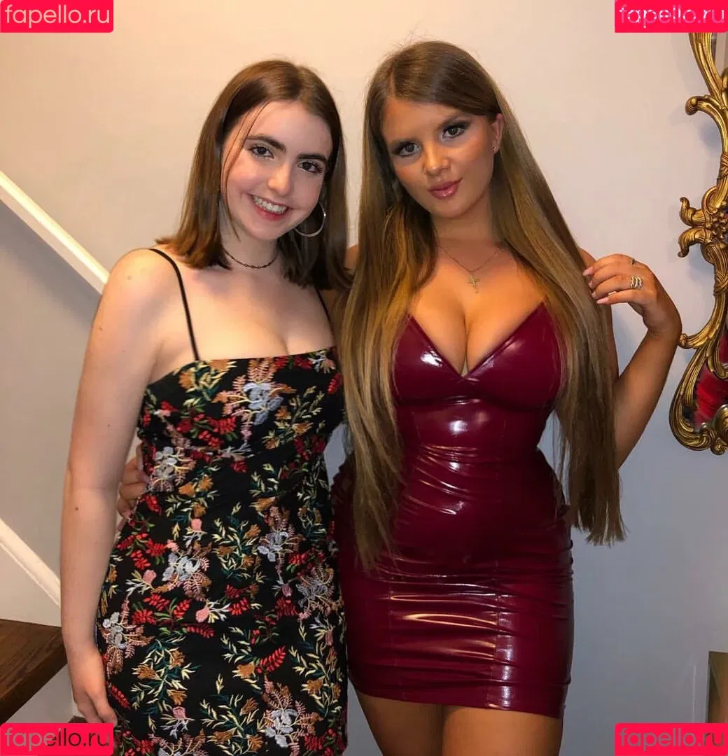 Elizabeth M / elizabethkm / elizabethnyk Onlyfans Photo Gallery 