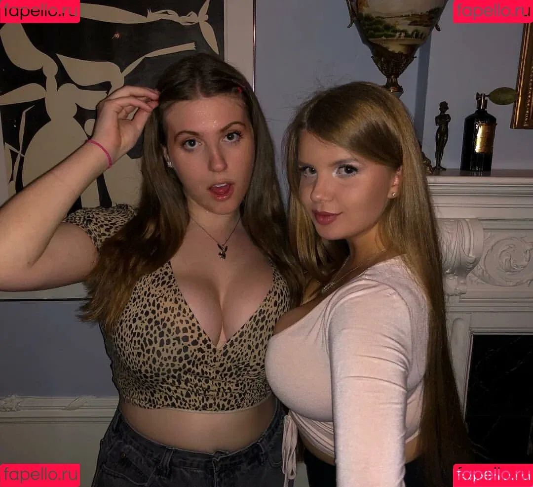 Elizabeth M / elizabethkm / elizabethnyk Onlyfans Photo Gallery 