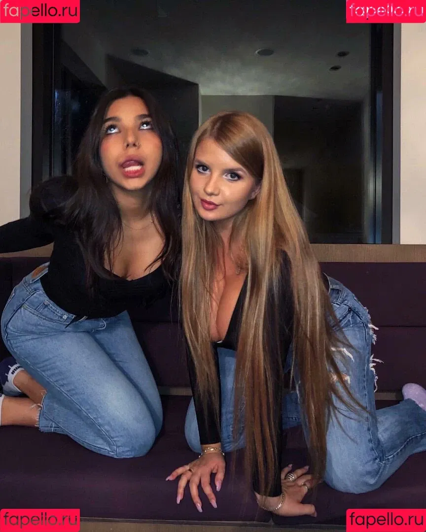 Elizabeth M / elizabethkm / elizabethnyk Onlyfans Photo Gallery 