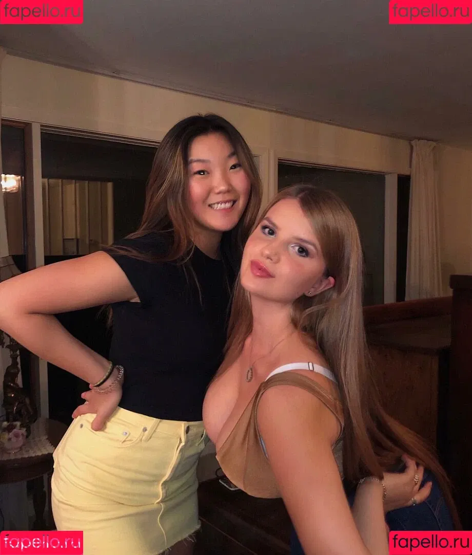 Elizabeth M / elizabethkm / elizabethnyk Onlyfans Photo Gallery 