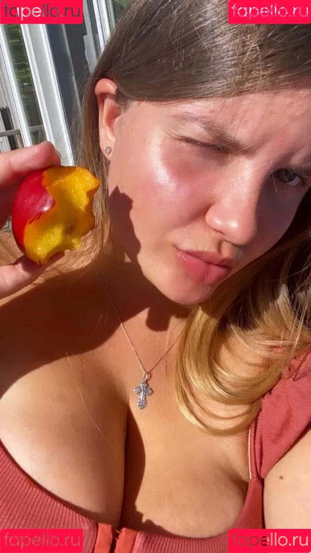 Elizabeth M / elizabethkm / elizabethnyk Onlyfans Photo Gallery 