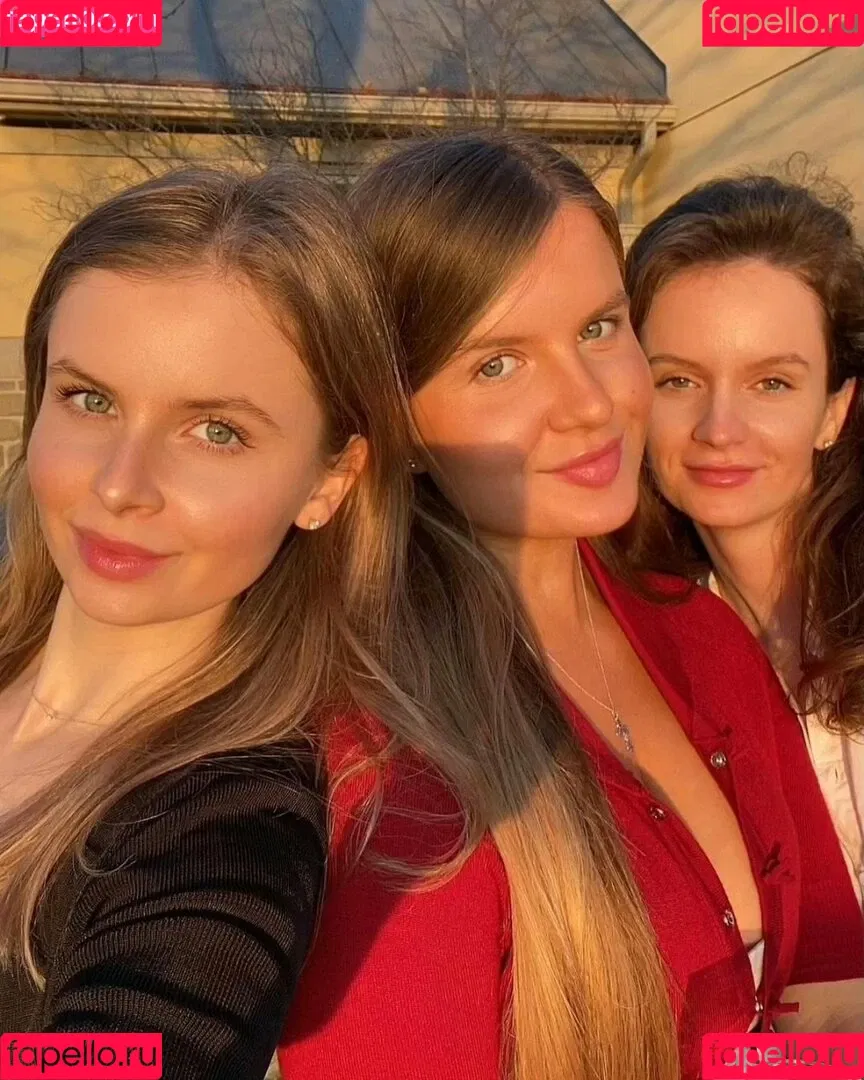 Elizabeth M / elizabethkm / elizabethnyk Onlyfans Photo Gallery 