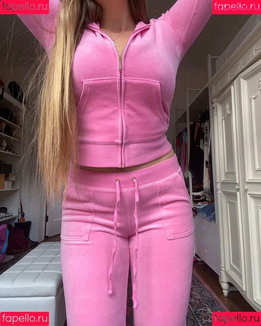 Elizabeth M / elizabethkm / elizabethnyk Onlyfans Photo Gallery 