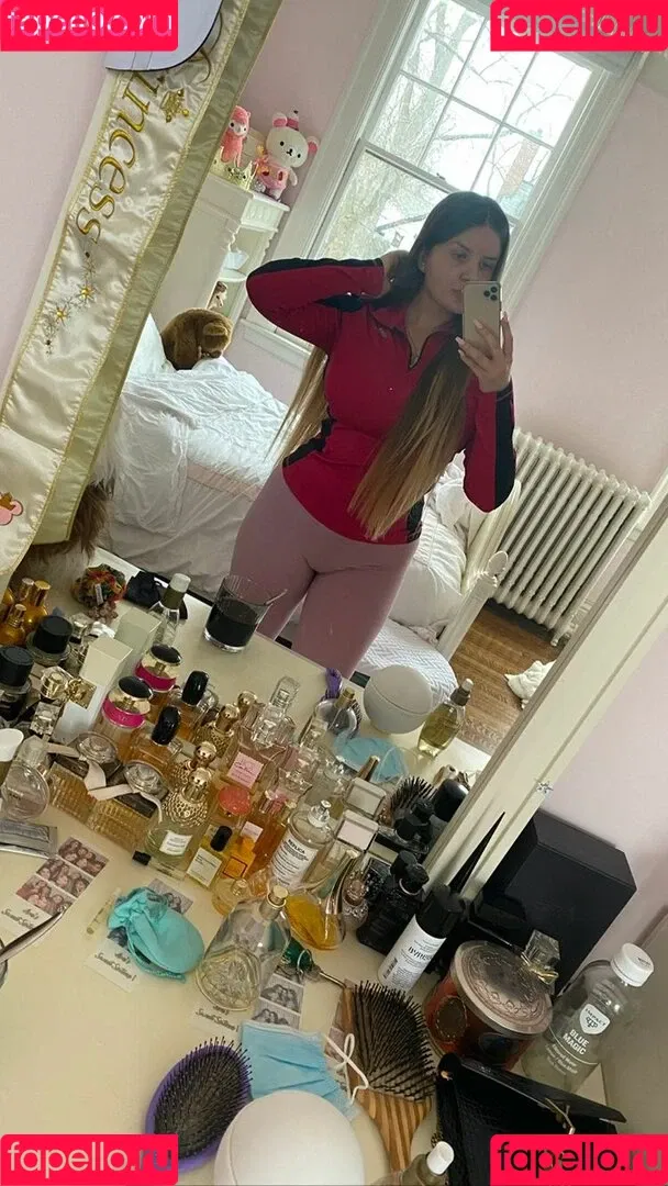 Elizabeth M / elizabethkm / elizabethnyk Onlyfans Photo Gallery 