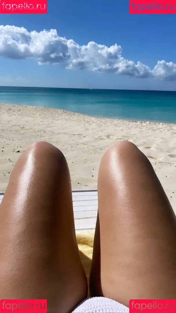 Elizabeth M / elizabethkm / elizabethnyk Onlyfans Photo Gallery 