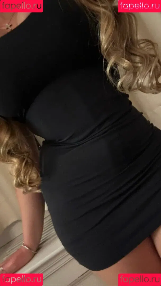 Elizabeth M / elizabethkm / elizabethnyk Onlyfans Photo Gallery 