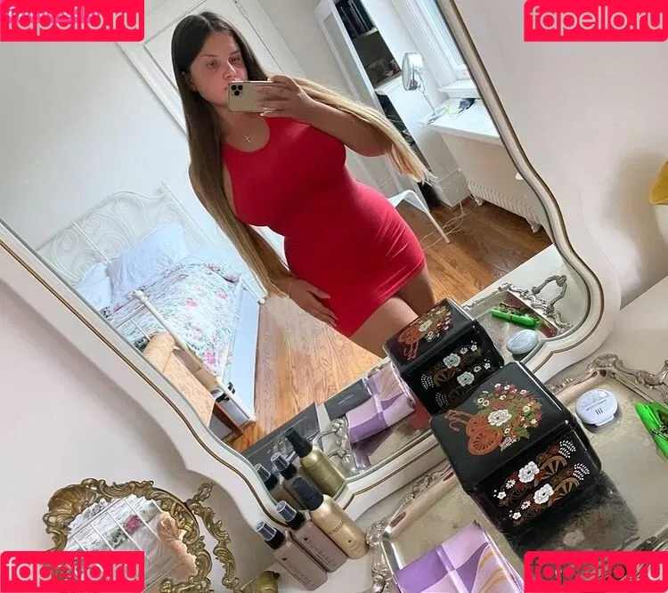 Elizabeth M / elizabethkm / elizabethnyk Onlyfans Photo Gallery 