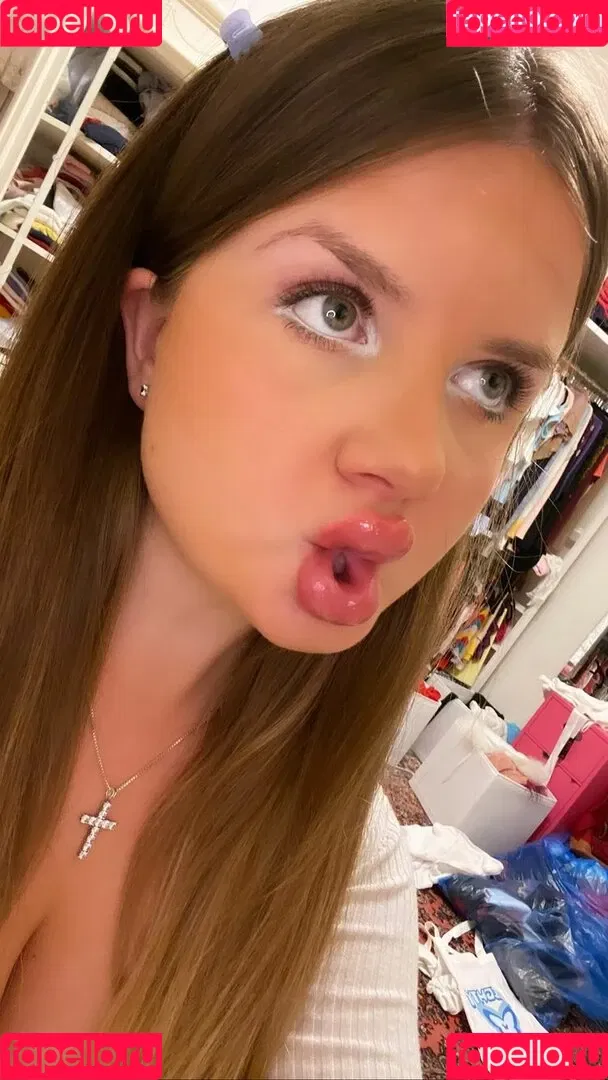 Elizabeth M / elizabethkm / elizabethnyk Onlyfans Photo Gallery 