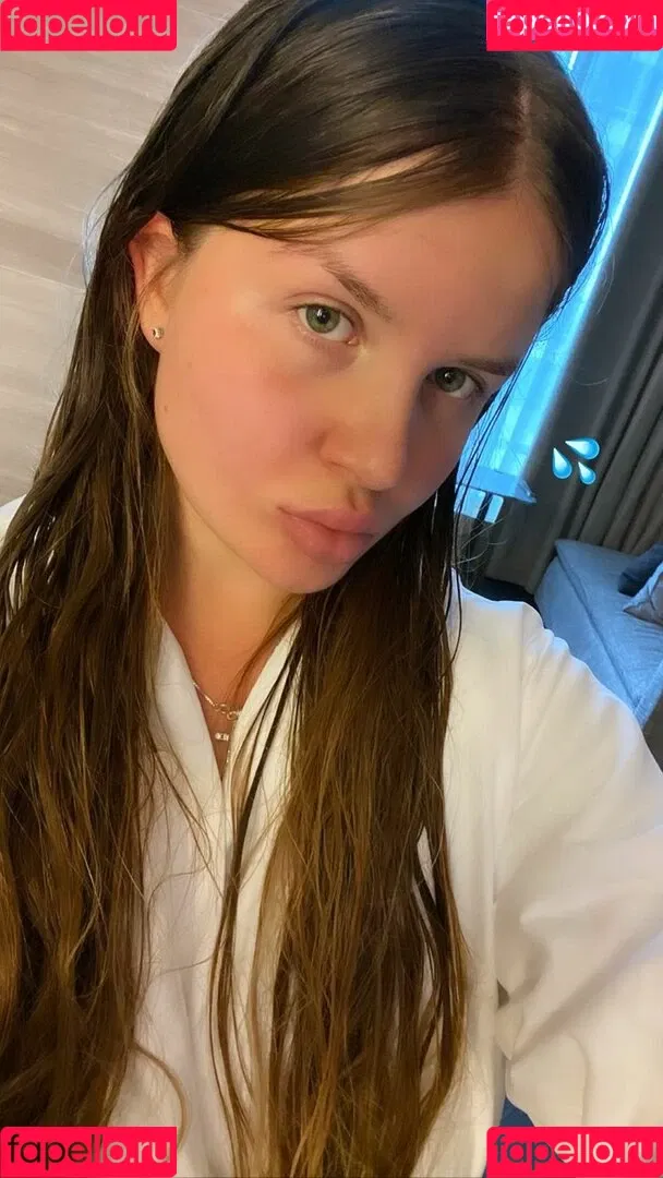 Elizabeth M / elizabethkm / elizabethnyk Onlyfans Photo Gallery 