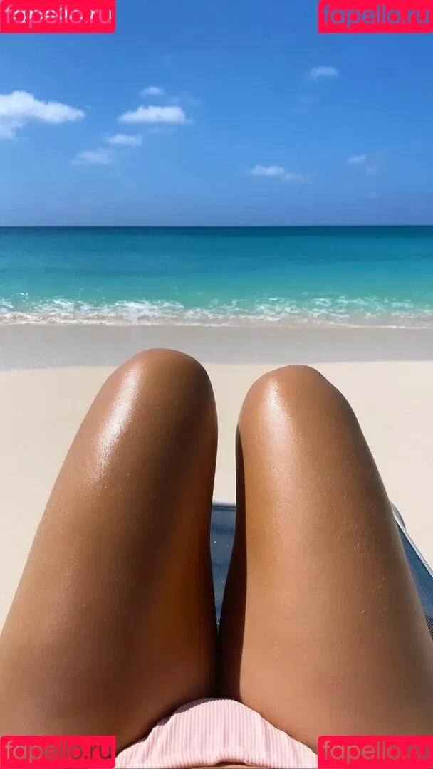 Elizabeth M / elizabethkm / elizabethnyk Onlyfans Photo Gallery 
