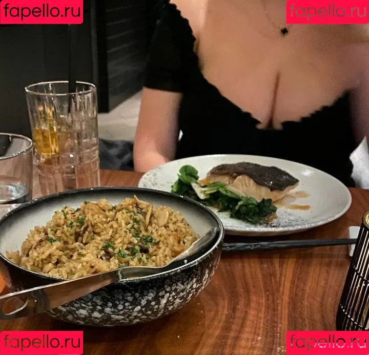Elizabeth M / elizabethkm / elizabethnyk Onlyfans Photo Gallery 