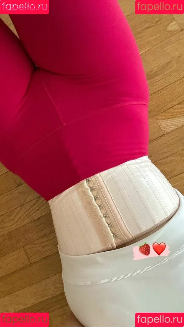 Elizabeth M / elizabethkm / elizabethnyk Onlyfans Photo Gallery 