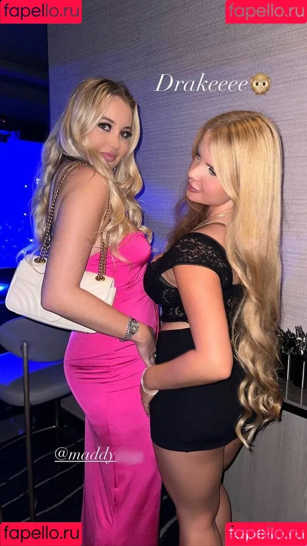 Elizabeth M / elizabethkm / elizabethnyk Onlyfans Photo Gallery 