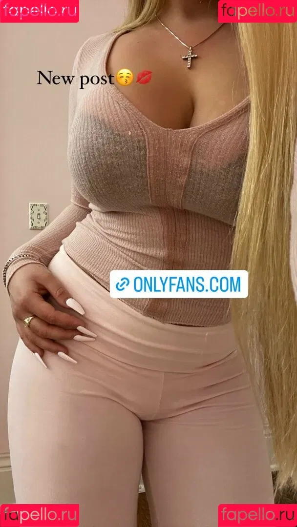 Elizabeth M / elizabethkm / elizabethnyk Onlyfans Photo Gallery 