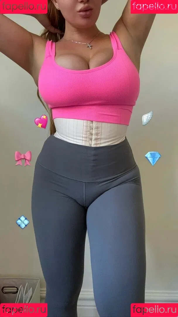 Elizabeth M / elizabethkm / elizabethnyk Onlyfans Photo Gallery 