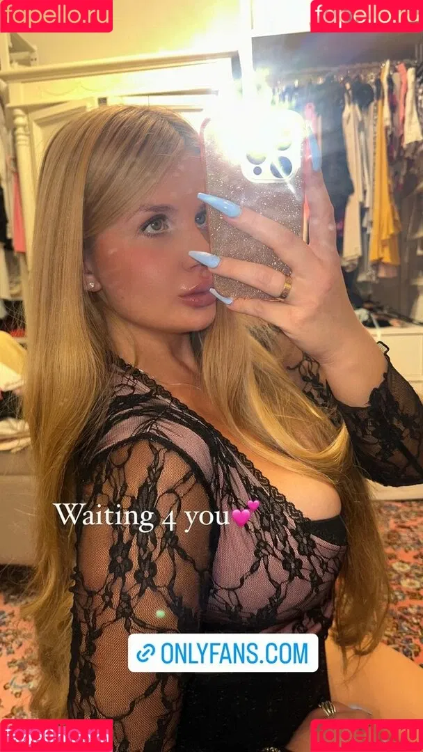 Elizabeth M / elizabethkm / elizabethnyk Onlyfans Photo Gallery 